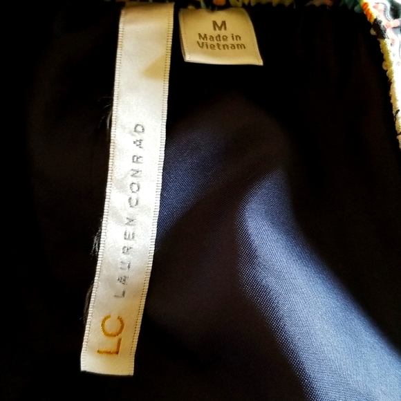 LC Lauren Conrad Parrot Shorts Scalloped Medium - Picture 6 of 9